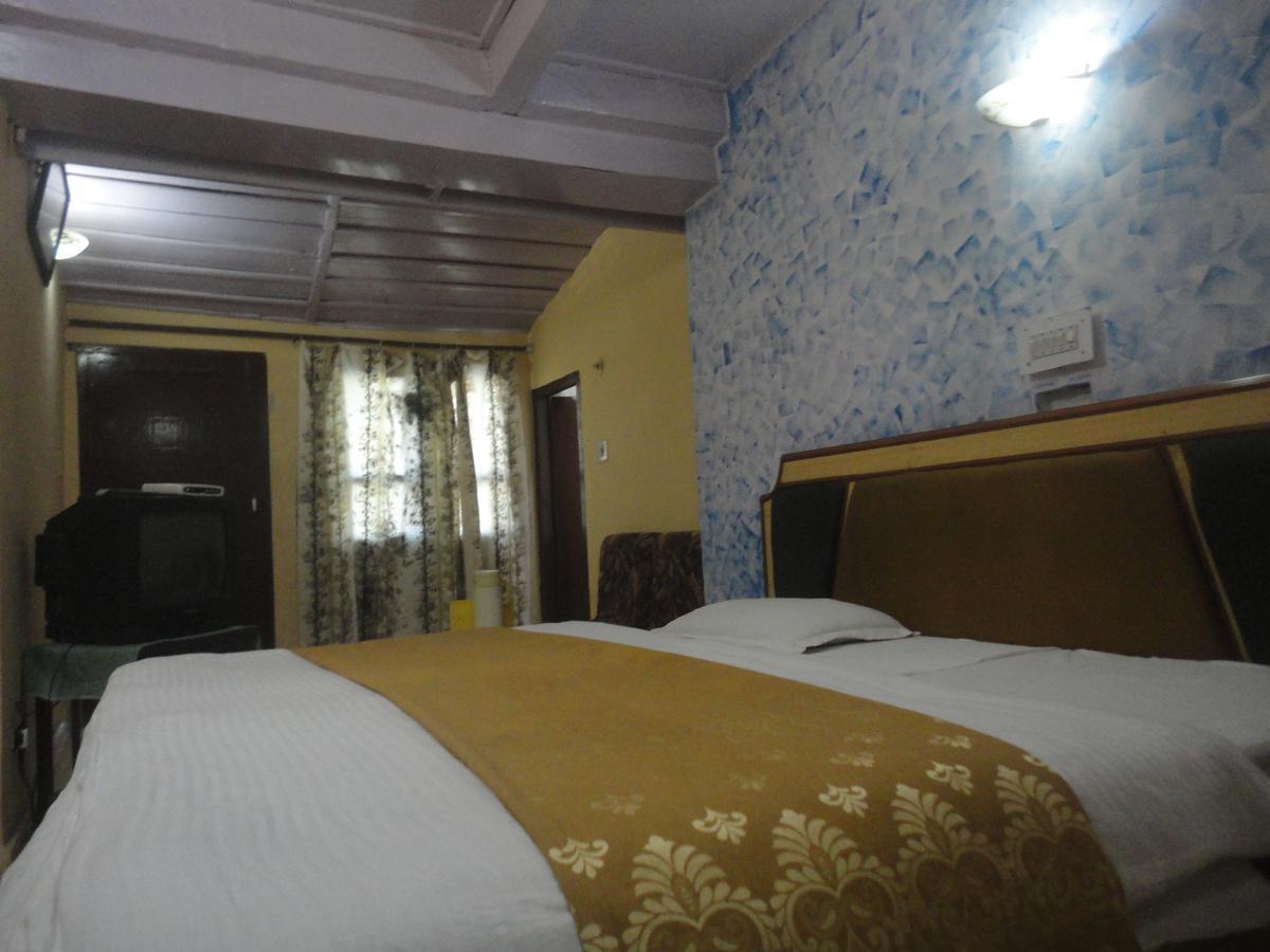 Hotel Walnut Grove Mussoorie Esterno foto